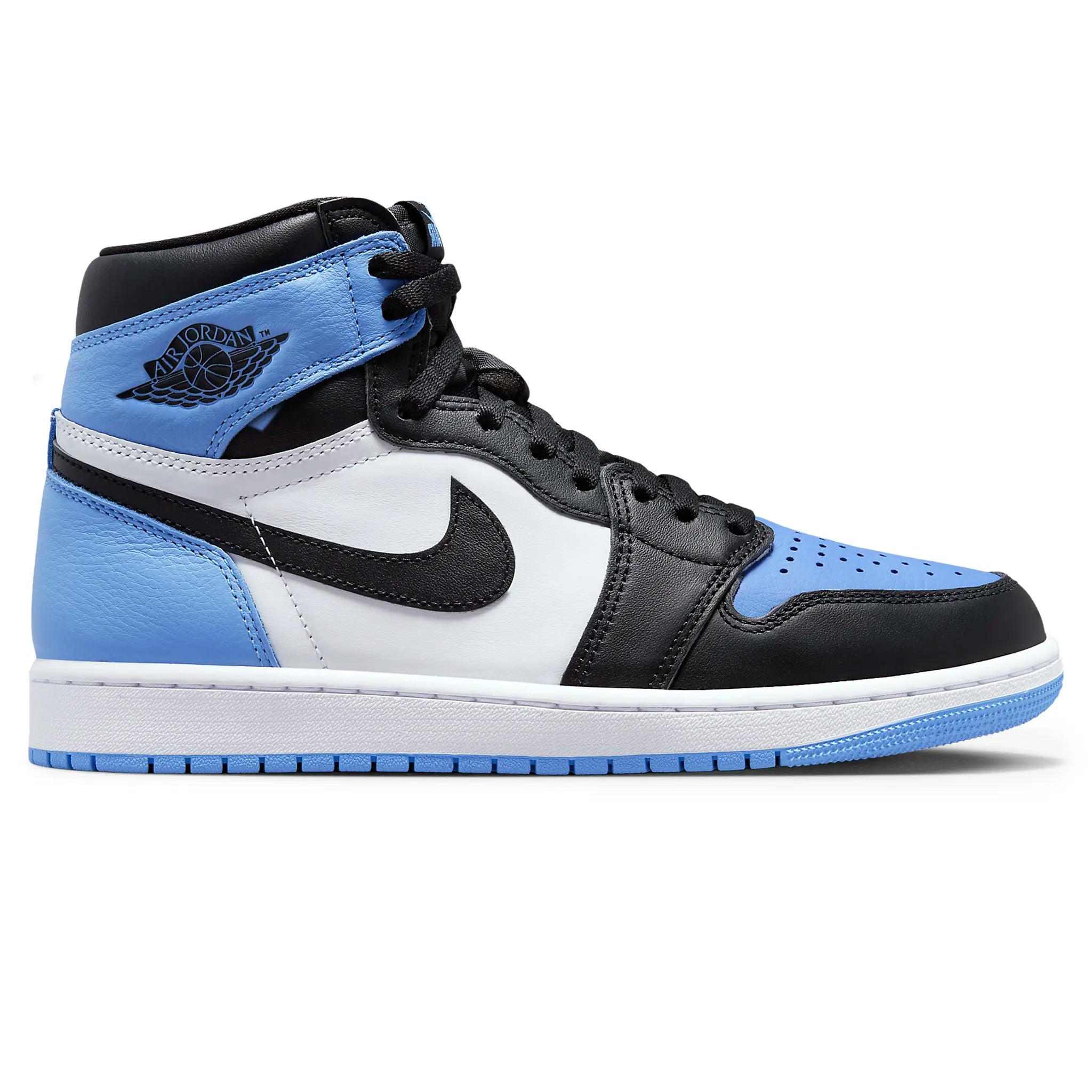 Side view of Air Jordan 1 Retro High OG UNC Toe DZ5485-400
